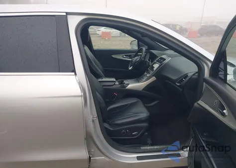 2016 Lincoln Mkx Premiere z USA, uszkodzony, nr VIN 2LMTJ6JR2GBL63161